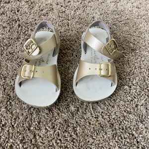 EUC size 5 saltwater sandal